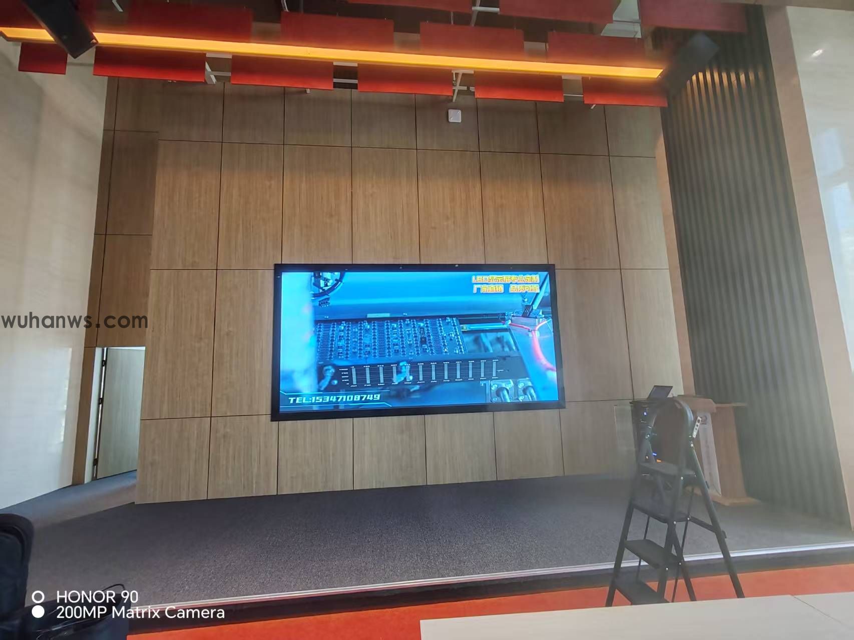 汉口某写字楼交付一块LED显示屏